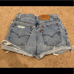 VINTAGE LEVI SHORTS
